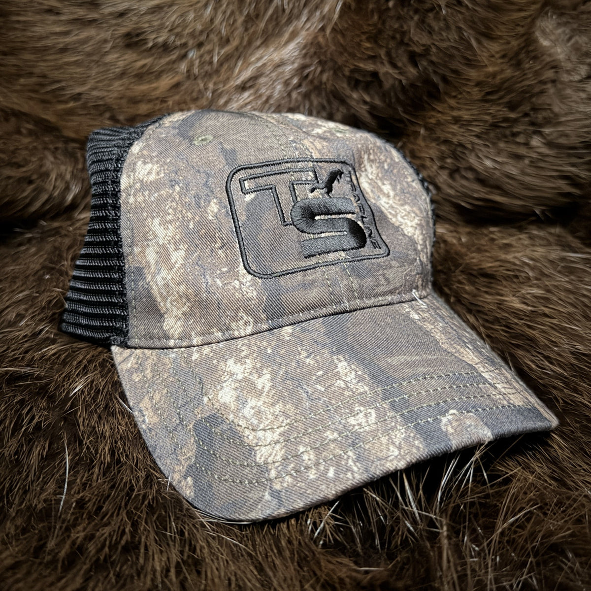 Richardson 111 Unstructured Low Profile Realtree Timer/Black Mesh